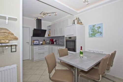 Voll ausgestattete Küche